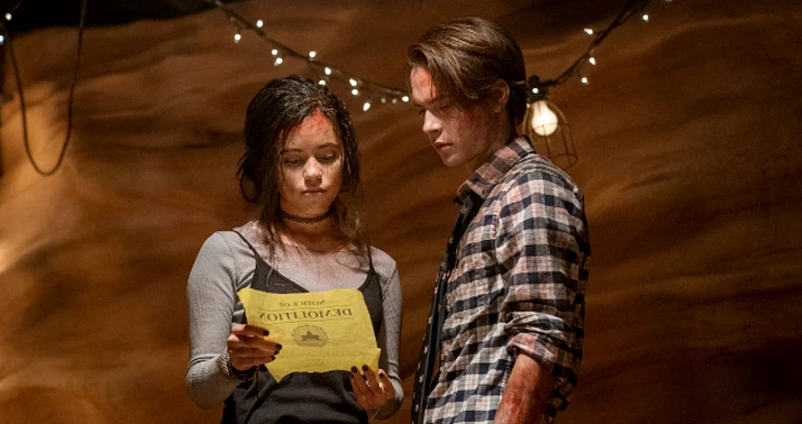 jenna ortega em babysitter killer queen