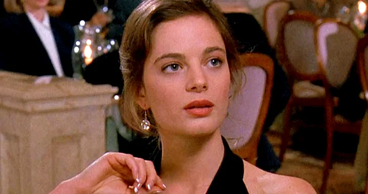Gabrielle Anwar em perfume de mulher netflix