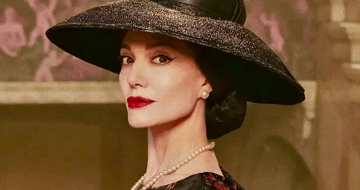 Angelina Jolie em Maria