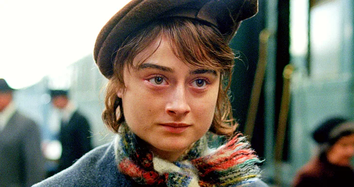 Raffey Cassidy em O Brutalista