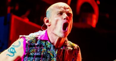 Flea dos Red Hot Chili Peppers