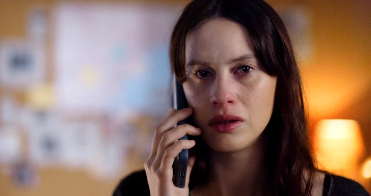 Milena Smit em the snow girl
