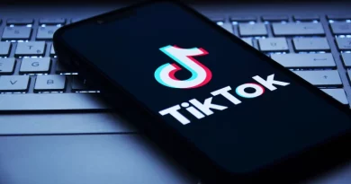 imagem do logo do tiktok num smartphone