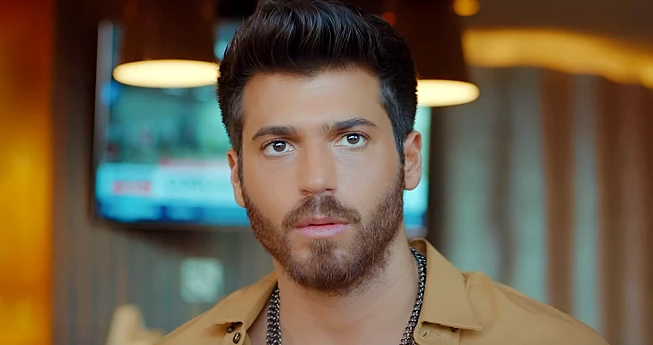 Can Yaman em Homem Errado no AXN White