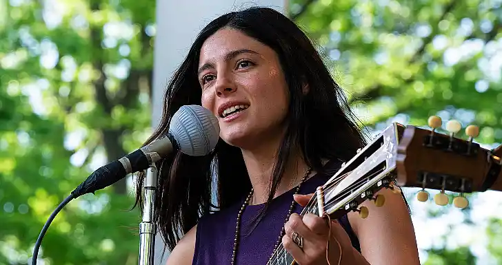 Joan Baez em A Complete Unknown - Nomeada Óscares 2025