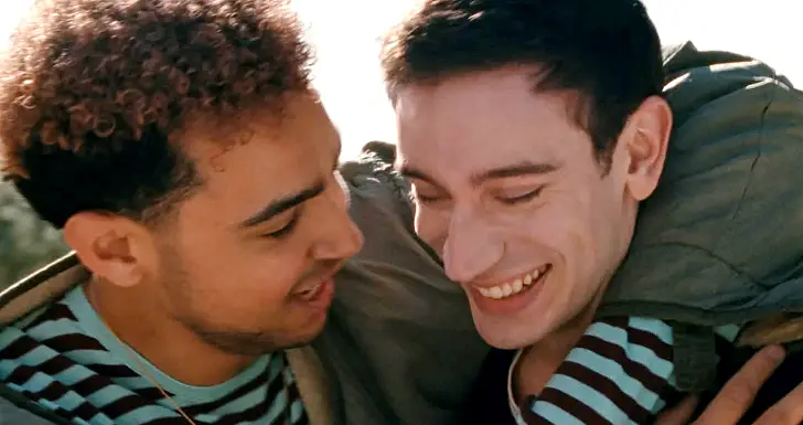 Archie Madekwe e Théodore Pellerin em Lurker