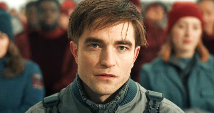 Robert Pattinson em mickey 17