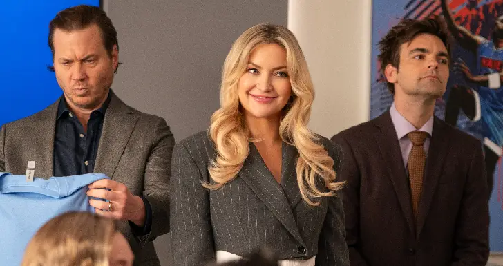 Kate Hudson, Drew Carver e Scott MacArthur em Running Point