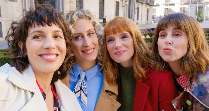 Silma López as Lola, Teresa Riott as Nerea, Diana Gómez as Valeria, Paula Malia as Carmen em Valéria Streaming na Netflix