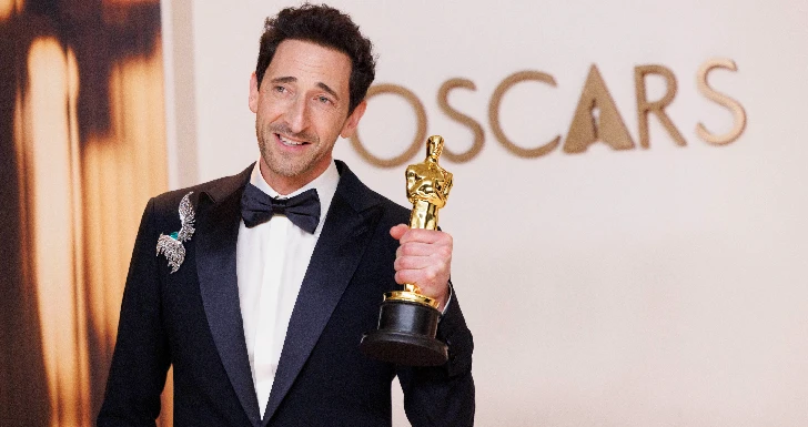 Adrien Brody na cerimónia dos Óscares 2025