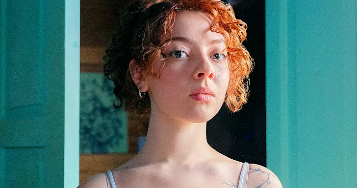 Carmela Rivero em Caught da netflix