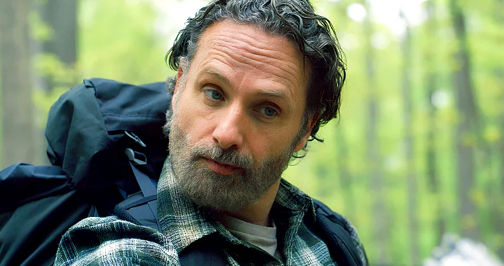 Andrew Lincoln como Rick Grimes em The Walking Dead: The Ones Who Live