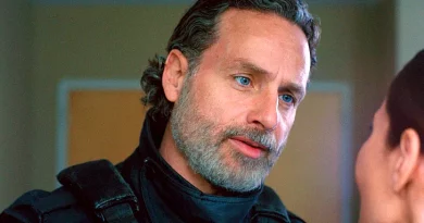 Andrew Lincoln como Rick Grimes em The Walking Dead: The Ones Who Live