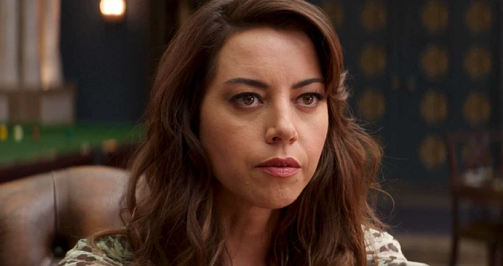 Aubrey Plaza em Operation Fortune