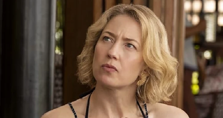 Carrie Coon em the White Lotus