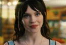 Companion com Sophie Thatcher