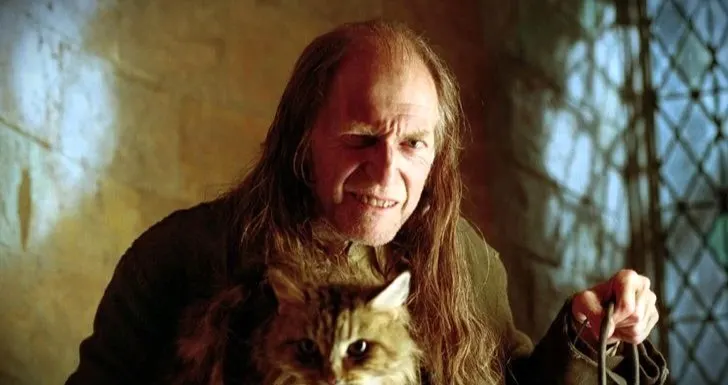 David Bradley como Argus Filch em Harry Potter