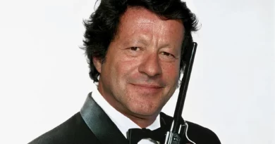 Joaquim de Almeida como James Bond