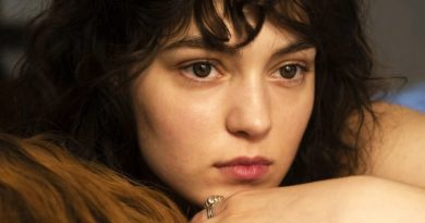 maria schneider critica