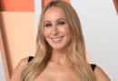 Nikki Glaser nos Globos de Ouro.