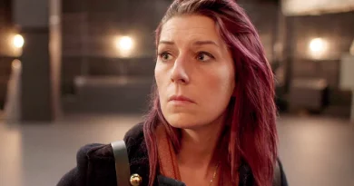 Kate Trefry em Behind the Curtain: Stranger Things: The First Shadow Streaming Netflix