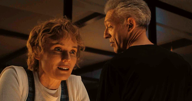 Vincent Cassel e Diane Kruder em The Shrouds - As Mortalhas