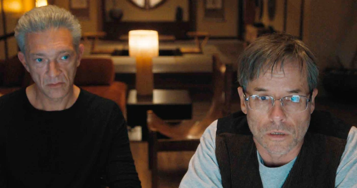 Vincent Cassel e Guy Pierce em The Shrouds - As Mortalhas