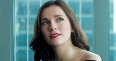 Charlotte Ritchie em YOU da netflix