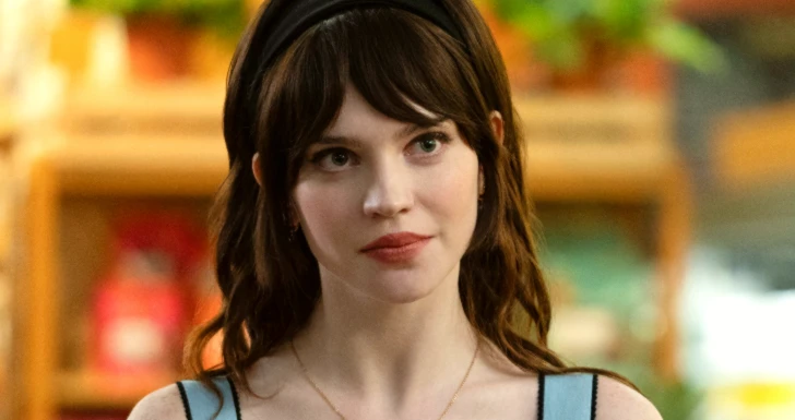 Sophie Thatcher em Companion