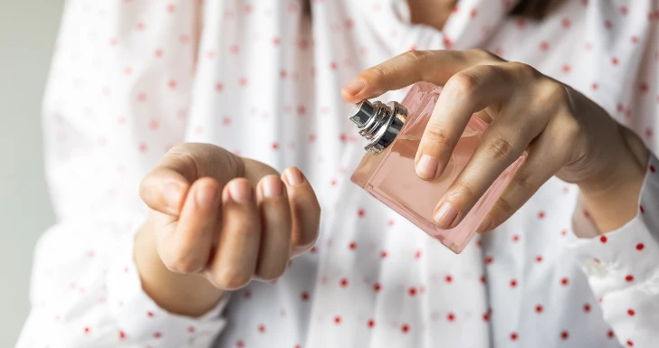 Oferecer um perfume no Dia da Mãe.