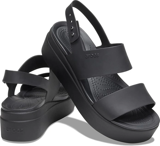 Brooklyn Low Wedge Crocs sandálias verão