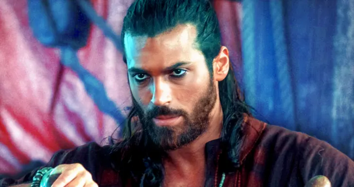 Can Yaman está de volta como um pirata lendário nesta nova série