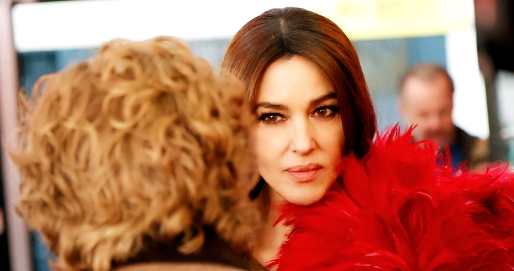 Monica Bellucci em Isto é Paris
