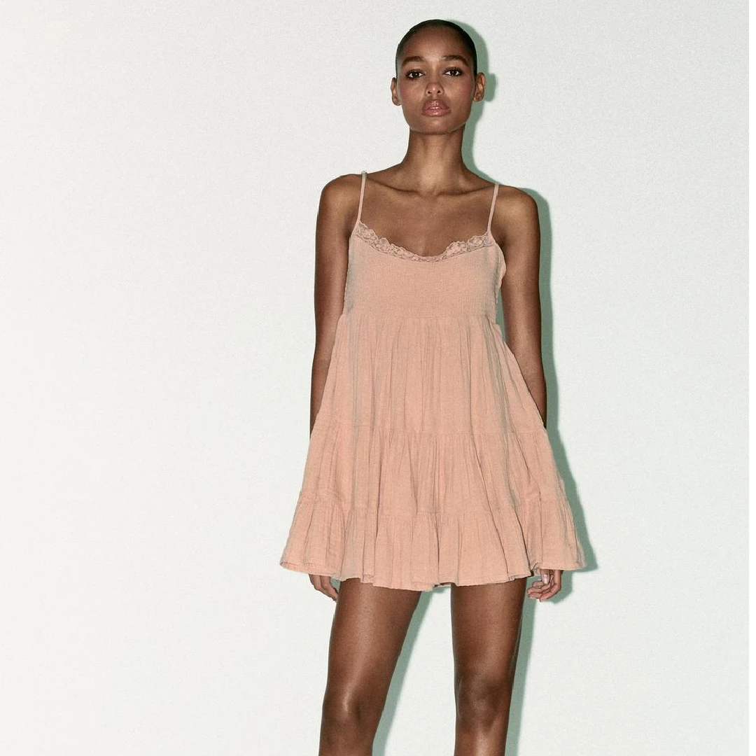 Vestido fluido da Zara.