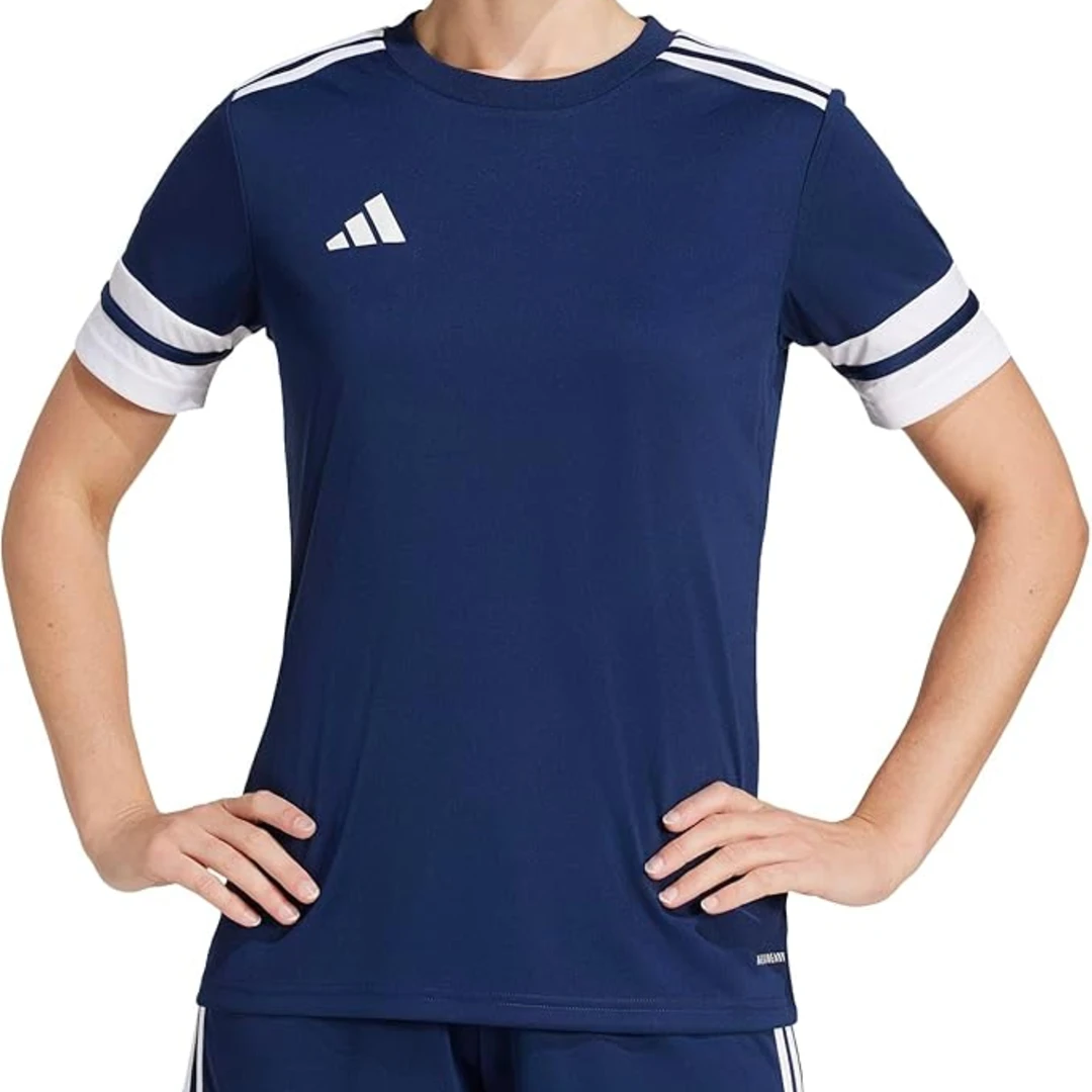T-shirt da Adidas em desconto.