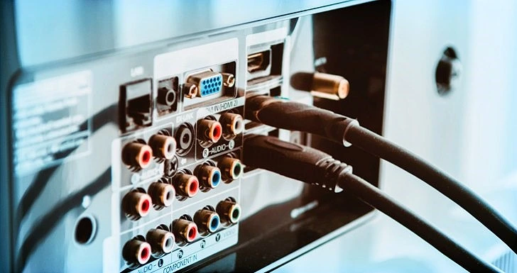 Esta pequena entrada pode fazer da tua televisão uma Smart TV