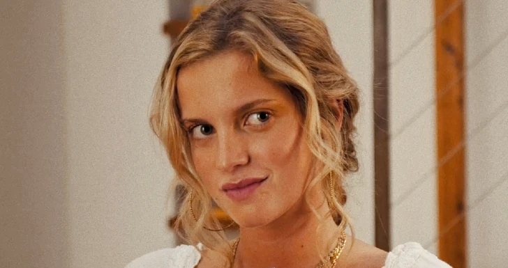 Atriz Júlia Palha.