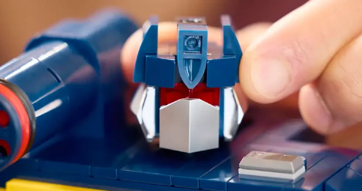 LEGO Soundwave