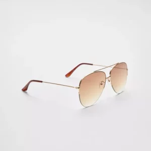 Produto da Stradivarius.