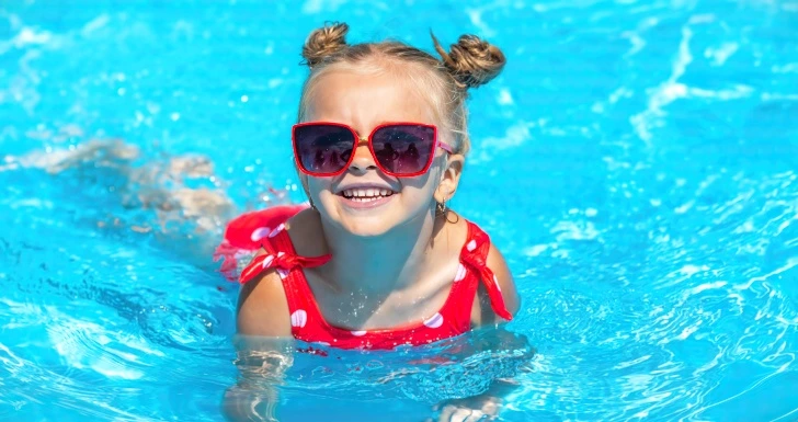 Child Swiming 2