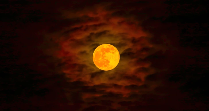 Lua Vermelha