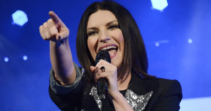 Cantora Laura Pausini nos Globos de Ouro