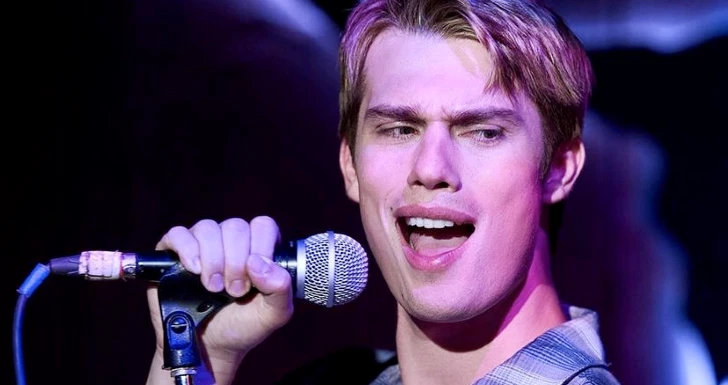 Vermelho Branco e Sangue Azul