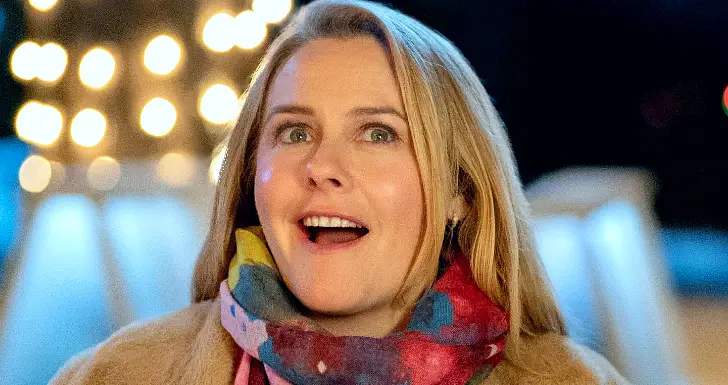 Alicia Silverstone em Merry Little Ex-Mas