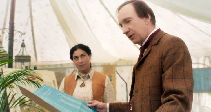 David Thewlis e Savonna Spracklin em "Sherlock & Filha"