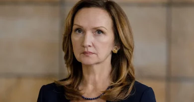 As 4 melhores séries para ver este fim de semana na Netflix e Apple TV As 4 melhores séries para ver este fim de semana na Netflix e Apple TV