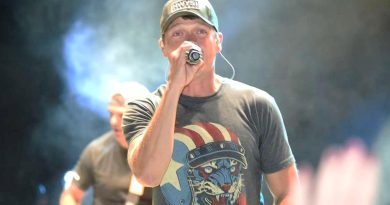 3 doors down lead singer brad arnold