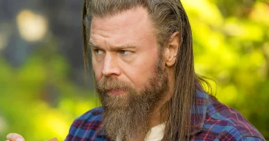 Ryan Hurst The Mysterious Benedict Society