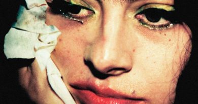 The Moment, a Crítica