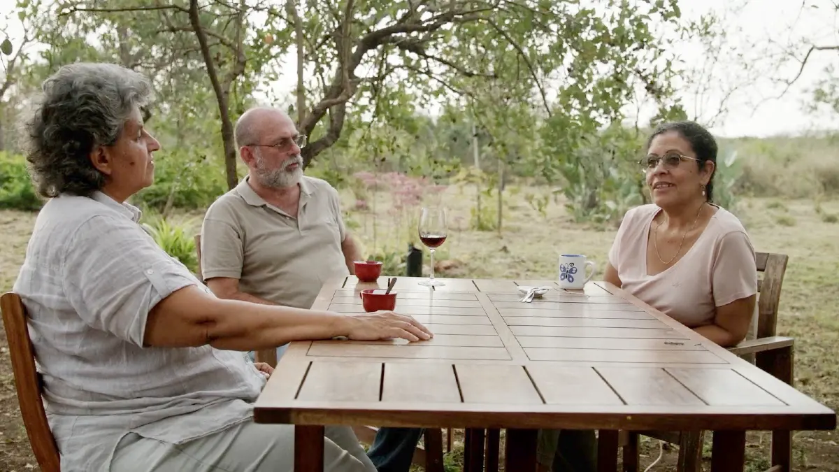 À Mesa da Unidade Popular